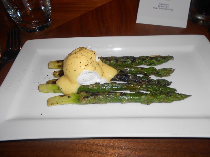 How much does this poached egg look like a golf ball?