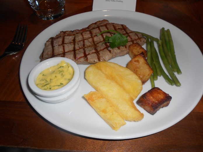 The steak looking way more exciting with fat chips
